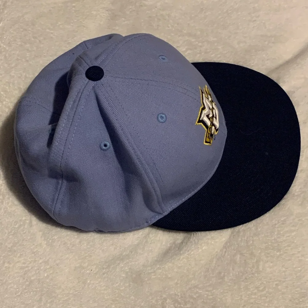 Marquette University Golden Eagles 7 5/8th size Flatbill hat - Picture 4 of 7